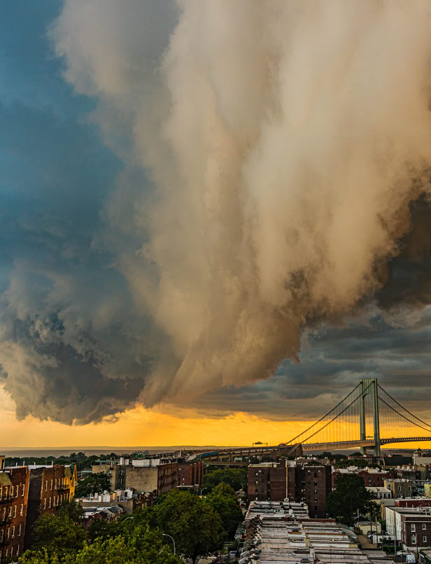 Mike Reiss Photography | ebooks - ze Roof Apocalyptic Storm Moments 3.1